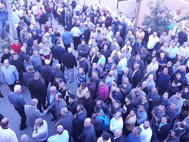 جماهير غفيرة تشيع جثمان المرحوم عبد الحكيم مفيد